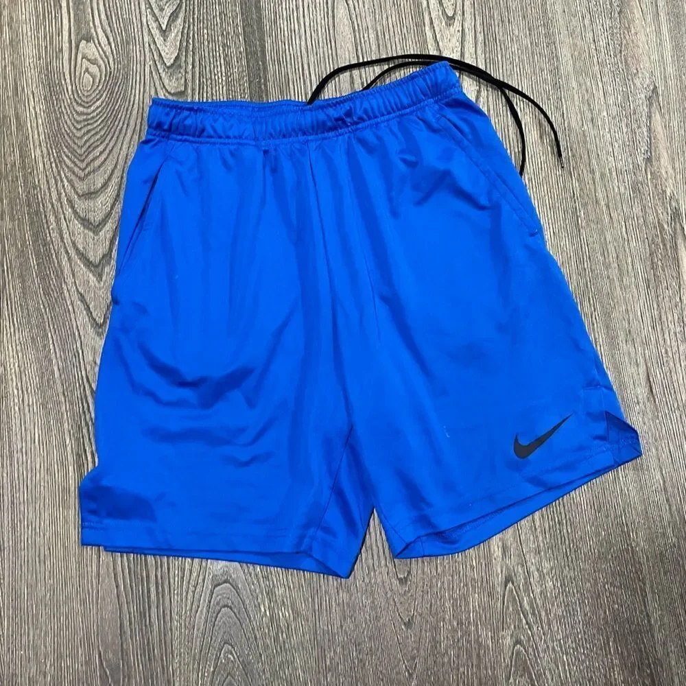 Nike Boys Dri-Fit Basketball Shorts Elastic Waist Pull-On Swoosh Logo Blue M